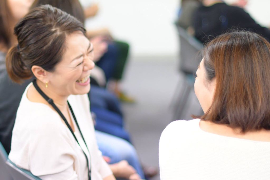 研修風景 - 対話の様子